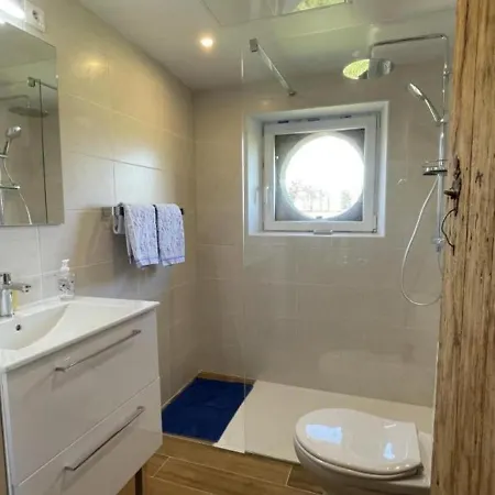 Maison De Ferme Renovee 18eme Siecle Avec Piano Et Charme Authentique - Fr-1-489-433 * Ygrande